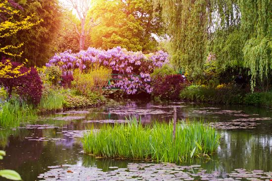 Giverny Giverny Oleg Bakhirev - Shutterstock.com 
