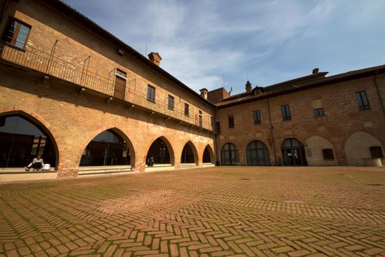 Abbiategrasso Il Castello davidephotonature / Shutterstock.com 