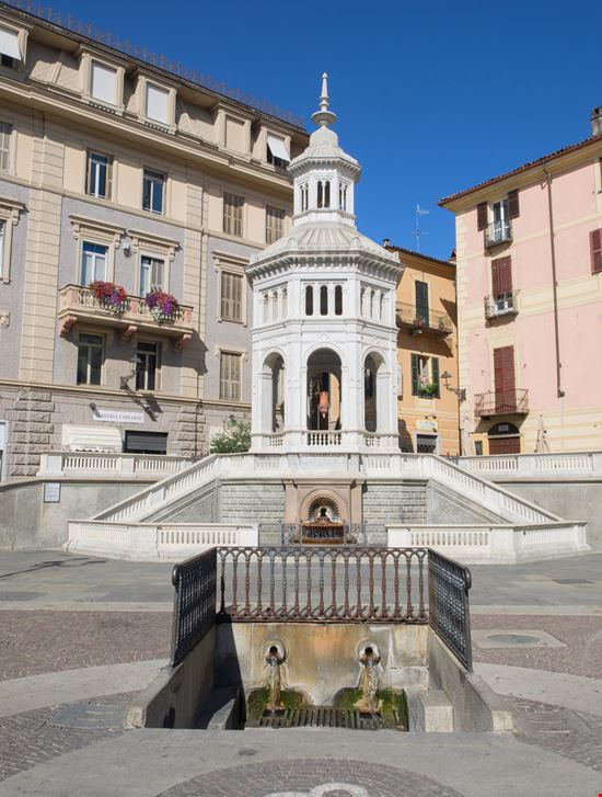 La Bollente Viste sulla fontana lucag_g / Shutterstock.com 
