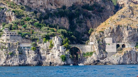 Furore Il fiordo A_Shots - Shutterstock.com 