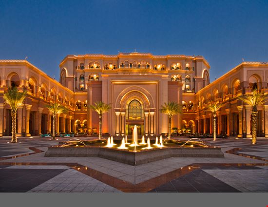 Emirates Palace Emirates Palace Ferveez Mohideen - Shutterstock.com 