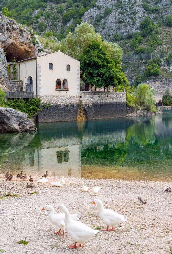 Eremo di San Domenico Eremo di San Domenico Gimas - Shutterstock.com 