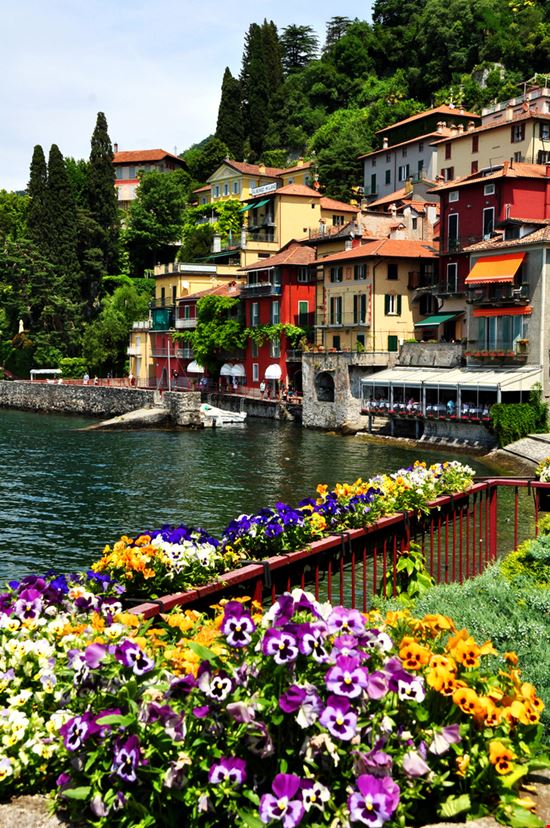 Varenna Varenna Yuliya Halianiuk - Shutterstock.com 