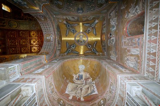 Monreale Il Duomo VLADJ55 / Shutterstock.com 