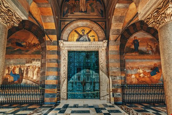 Amalfi Il Duomo Shutterstock - solo uso editoriale 