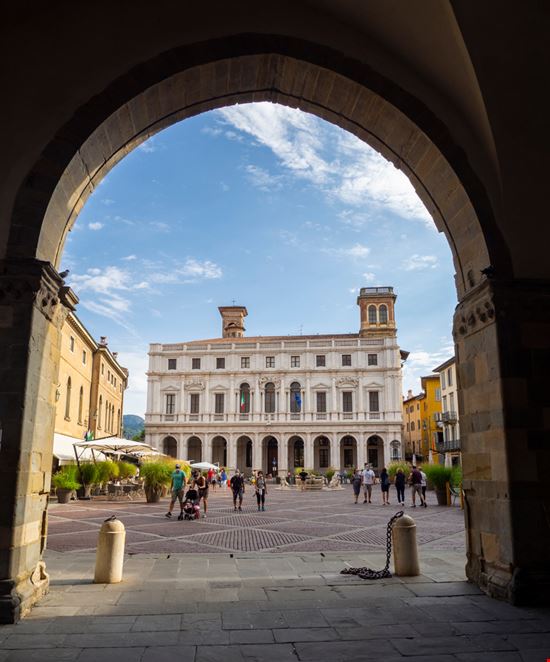 Bergamo Piazza Vecchia MC MEDIASTUDIO / Shutterstock.com 