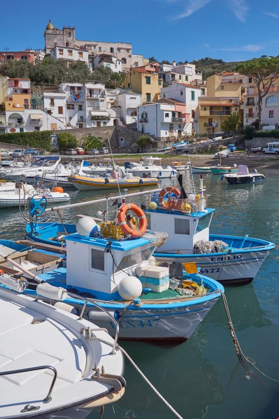 Marina della Lobra Marina della Lobra Urban Napflin / Shutterstock.com 