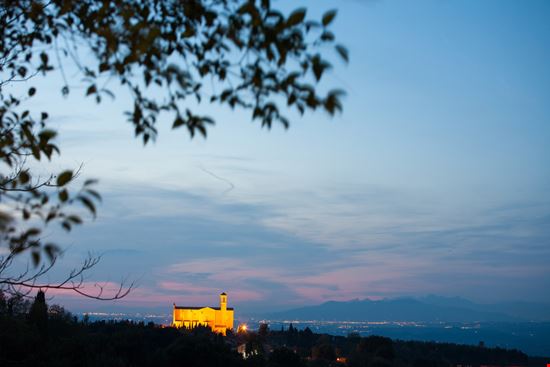 Abbazia di San Giusto a Tuscania Abbazia di San Giusto a Tuscania andras_csontos - Shutterstock.com 