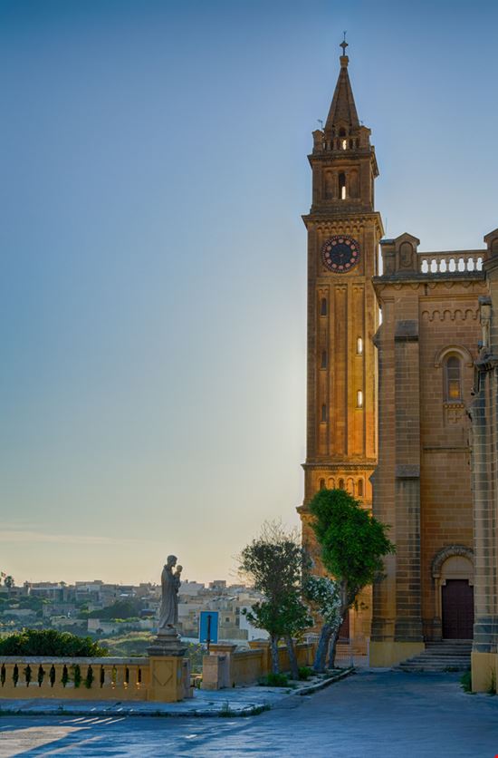 Santuario Ta' Pinu Santuario Ta' Pinu exogadget - Shutterstock.com 