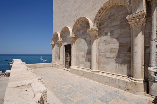Trani Cattedrale stock.adobe.com 