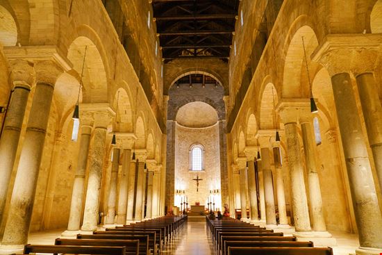 Trani Cattedrale stock.adobe.com 