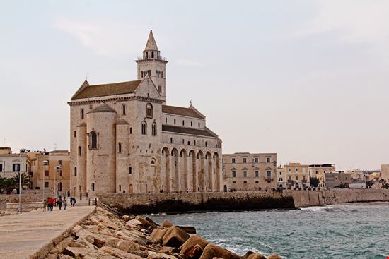 Trani Cattedrale stock.adobe.com 