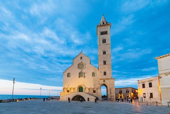 Trani Cattedrale stock.adobe.com 
