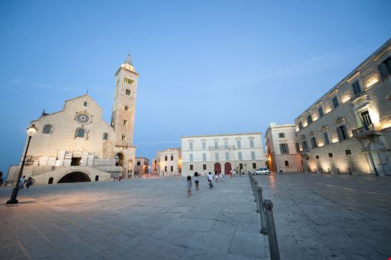 Trani Cattedrale stock.adobe.com 
