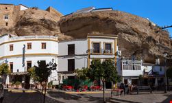 Setenil de las Bodegas
