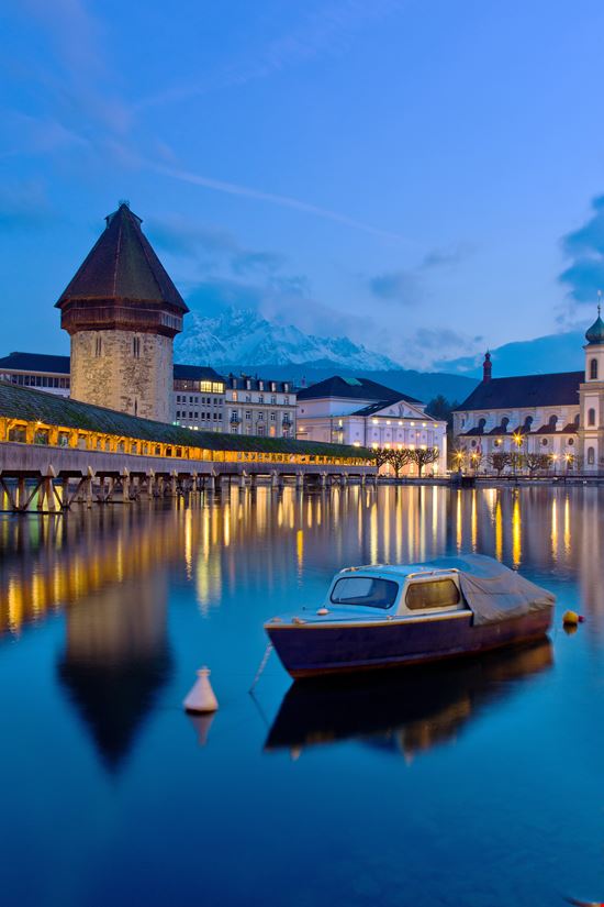 Kapellbrücke Luzern stock.adobe.com 