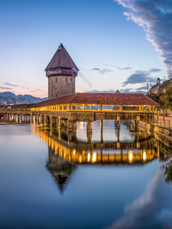 Kapellbrücke Luzern stock.adobe.com 