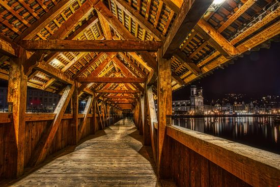 Kapellbrücke Luzern stock.adobe.com 