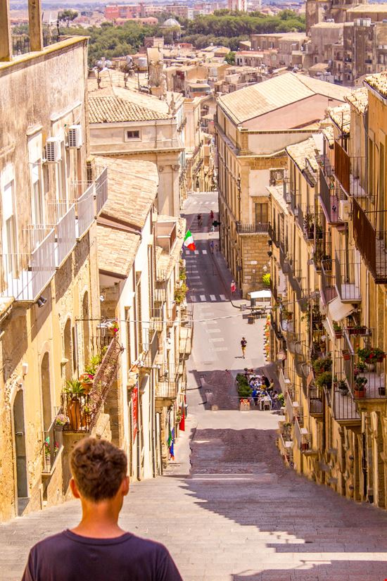 Caltagirone Scalinata di Santa Maria del Monte stock.adobe.com 