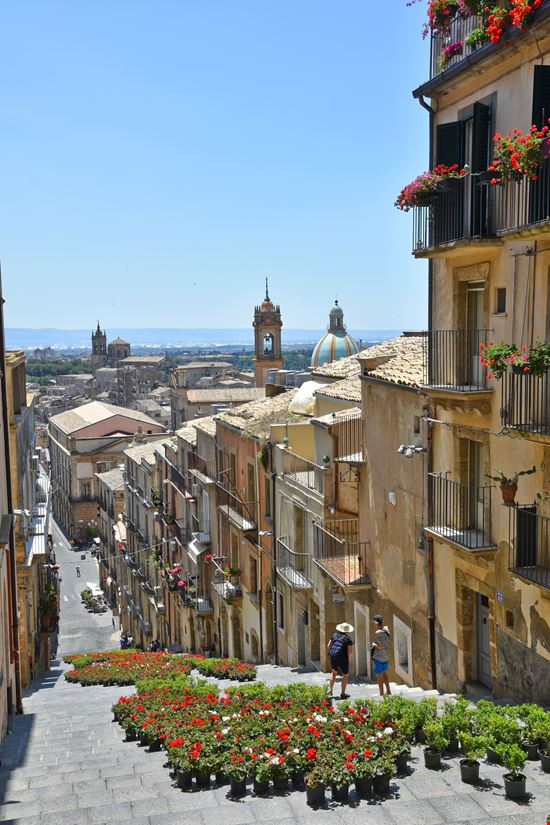 Caltagirone Scalinata di Santa Maria del Monte stock.adobe.com 