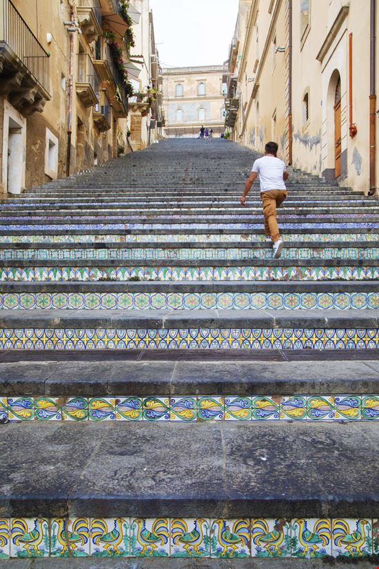 Caltagirone Scalinata di Santa Maria del Monte stock.adobe.com 