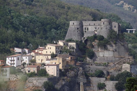 Cerro al Volturno Castello di Cerro al Volturno stock.adobe.com 