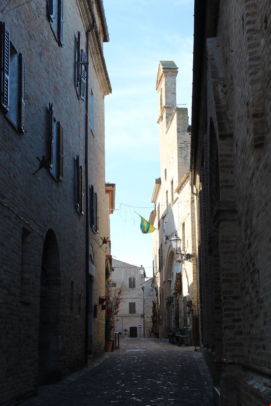 Fermo Torre di Palme stock.adobe.com 
