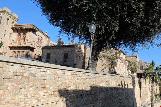 Fermo Torre di Palme stock.adobe.com 