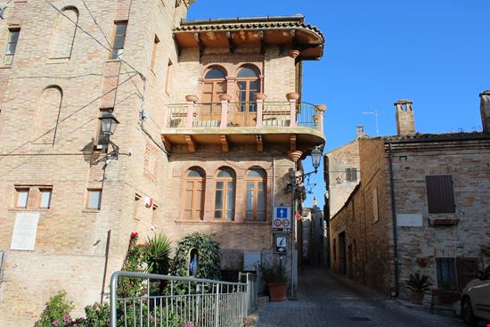 Fermo Torre di Palme stock.adobe.com 