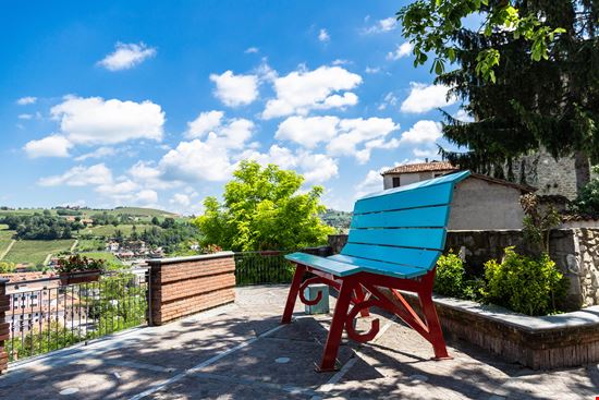 Panchine Giganti Langhe stock.adobe.com 