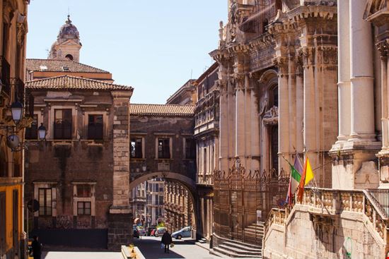 Via Crociferi Via Crociferi bepsy / Shutterstock.com 