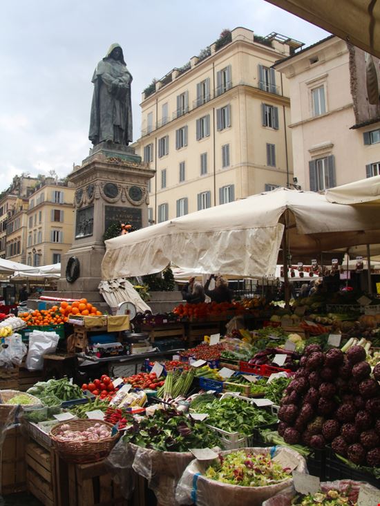 Campo dé Fiori   Campo dé Fiori   rontav - Shutterstock.com 