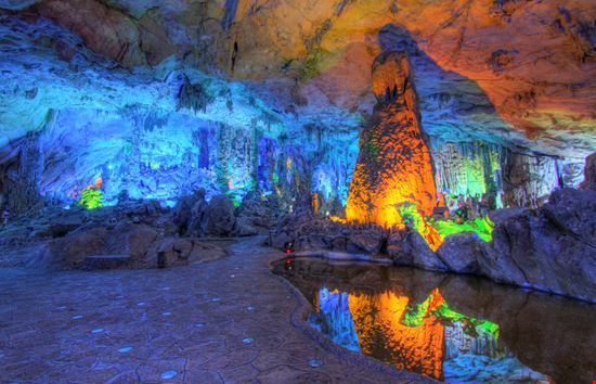 Grotta del Flauto di Canne Grotta del Flauto di Canne gringos4 - Shutterstock.com 