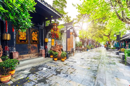 Chengdu Chengdu 4045 - Shutterstock.com 