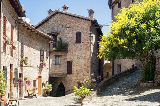 Sarnano Sarnano Claudio Giovanni Colombo - Shutterstock.com 