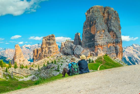 Le Cinque Torri Le cime più inconfondibili delle Dolomiti Gaspar Janos - Shutterstock.com 