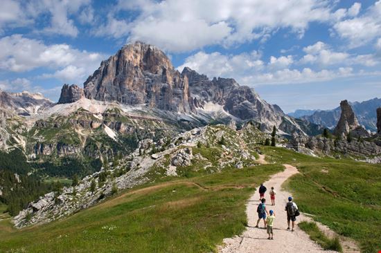 Le Cinque Torri Le cime più inconfondibili delle Dolomiti Bernd Zillich - Shutterstock.com 