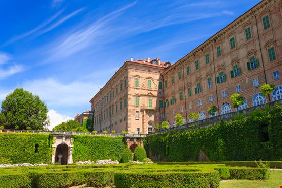 Agliè Il Castello Ducale tennis / Shutterstock.com 