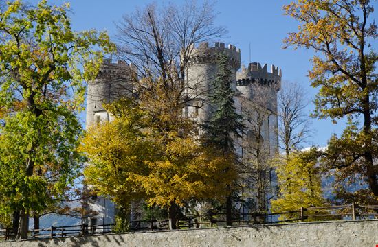 Il Castello di Aymavilles Il Castello di Aymavilles Erick Margarita Images / Shutterstock.com 