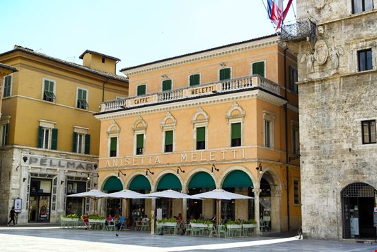 Caffè Storico Meletti Caffè Storico Meletti LIeLO / Shutterstock.com 