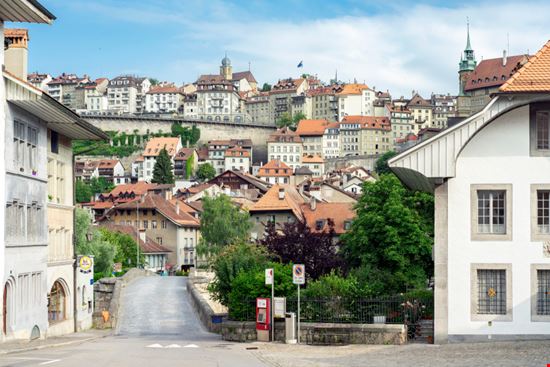 Svizzera Svizzera Sterling Images / Shutterstock.com 