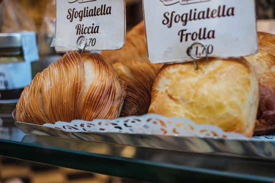 Gastronomia napoletana Gastronomia napoletana AP_FOOTAGE - Shutterstock.com 