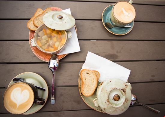 Cucina Islandese Cucina Islandese Ale_Koziura - Shutterstock.com 