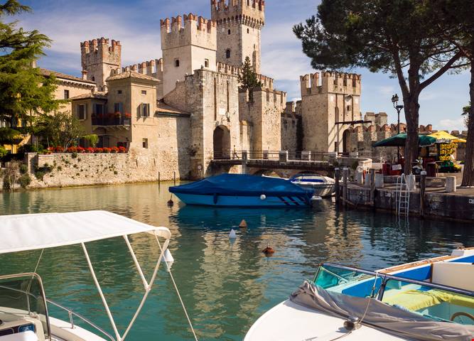 Da 2000 anni è la località termale più amata del Nord Italia: qui persino Catullo passava le sue vacanze