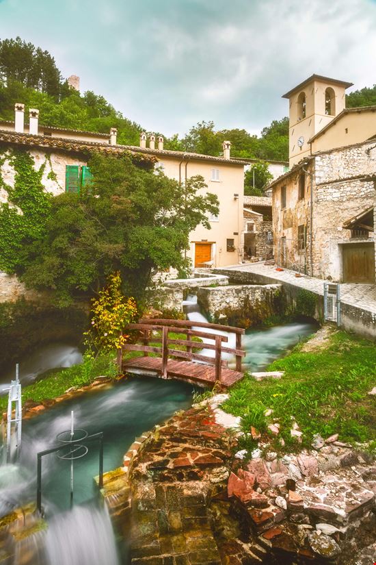 Rasiglia Il borgo dei ruscelli in Umbria stock.adobe.com 