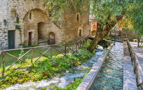 Rasiglia Il borgo dei ruscelli in Umbria stock.adobe.com 