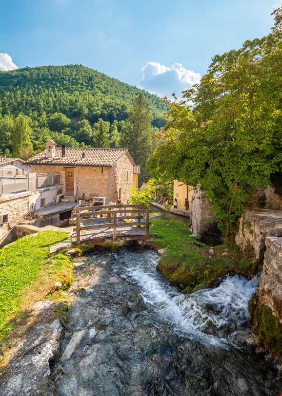 Rasiglia Il borgo dei ruscelli in Umbria stock.adobe.com 