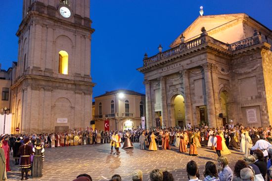 Cattedrale della Madonna del Ponte Cattedrale della Madonna del Ponte 4thebirds / Shutterstock.com 