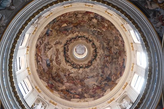 Basilica di Sant'Andrea Basilica di Sant'Andrea Zvonimir Atletic / Shutterstock.com 