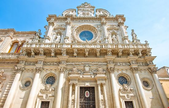 Basilica di Santa Croce Basilica di Santa Croce Gimas - Shutterstock.com 